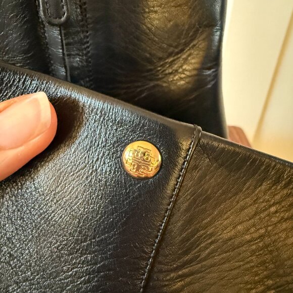 Tory Burch Penelope Point Tor Bootie Black Leather Gold Logo Size 9.5 - Picture 5 of 9